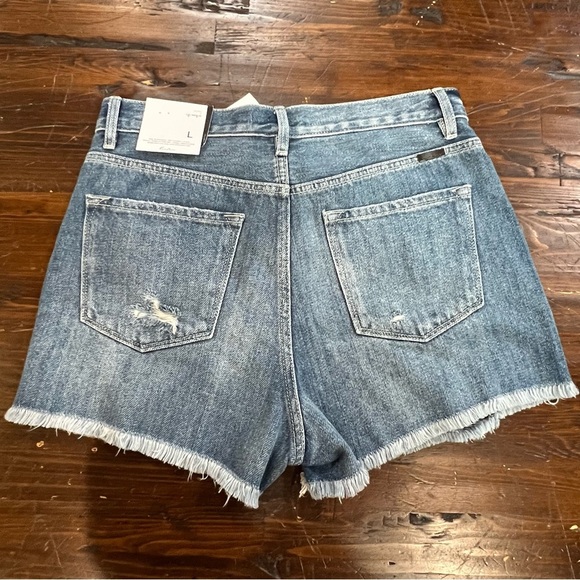 NWT KanCan Sofia Ultra High Rise Distressed Exposed Button Fly Shorts Sz Large - Picture 4 of 9